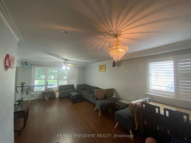 Detached Home For Lease | W9038936