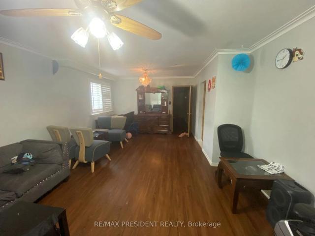 Detached Home For Lease | W9038936