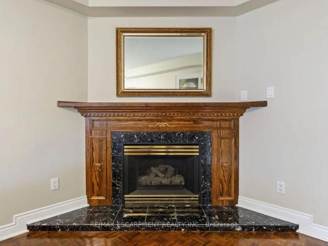 Detached Home For Lease | W9251835