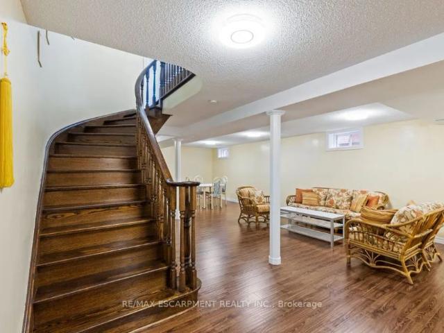 Detached Home For Lease | W9251835