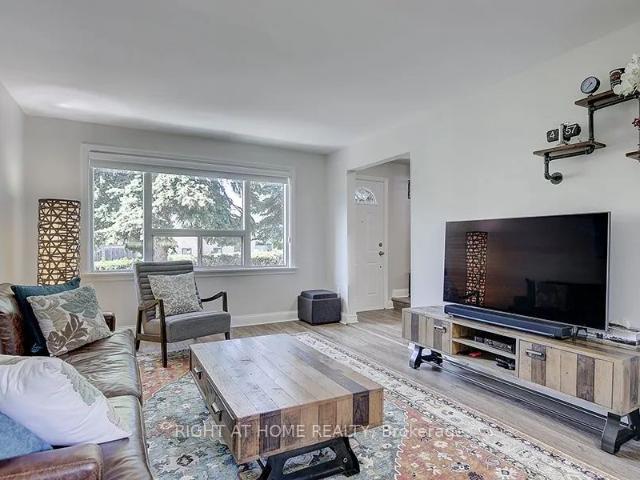 Detached Home For Lease | W9253113