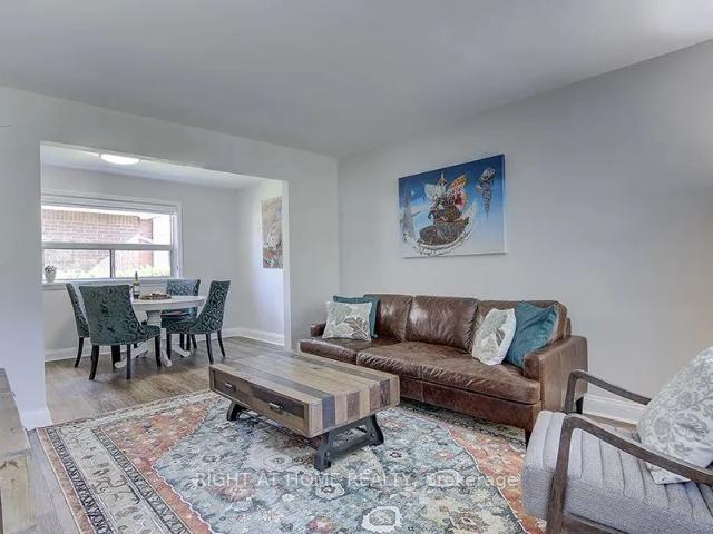 Detached Home For Lease | W9253113
