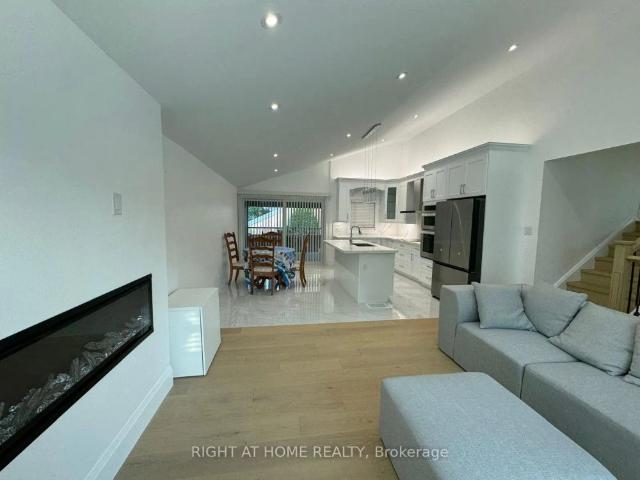 Detached Home For Lease | W9229490