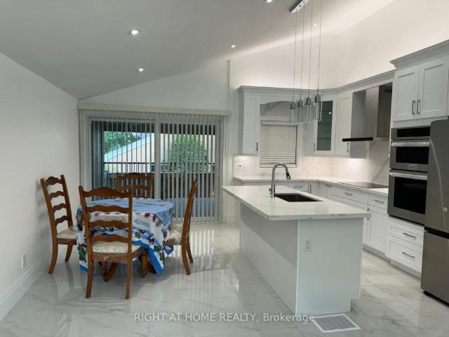 Detached Home For Lease | W9229490