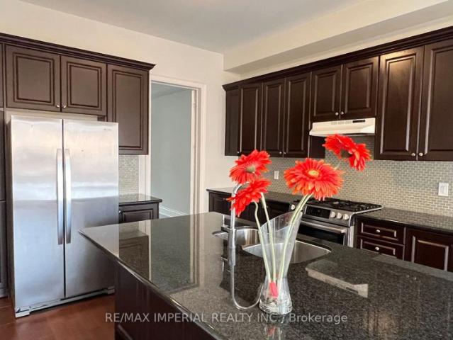 Detached Home For Lease | W9235867