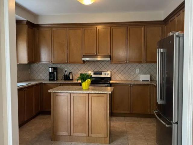 Detached Home For Lease | W9237250