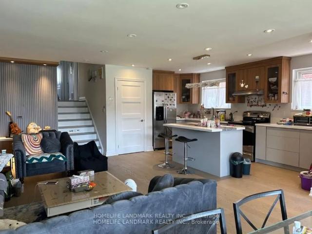 Detached Home For Lease | W9239330