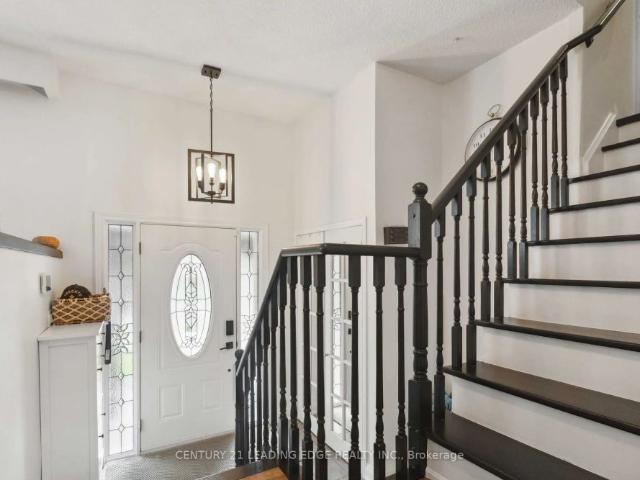 Detached Home For Lease | W9239445