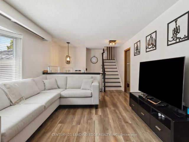 Detached Home For Lease | W9239445