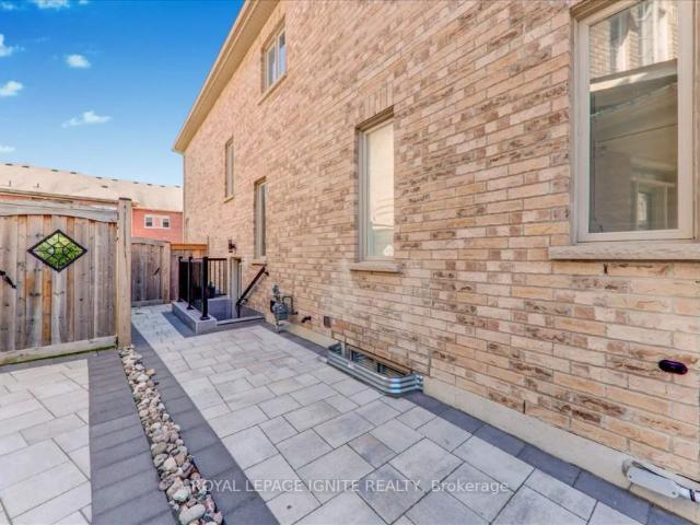 Detached Home For Lease | E8463814