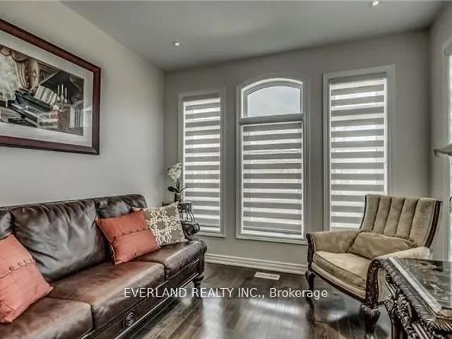 Detached Home For Lease | N9255081