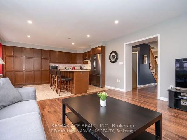 Detached Home For Lease | N9257461