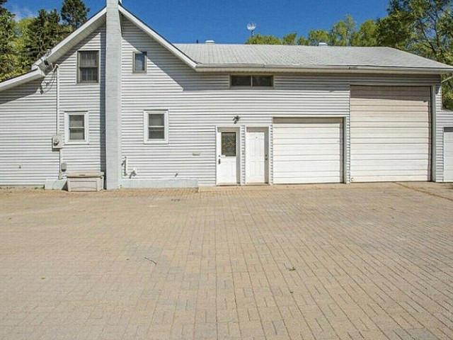 Detached Home & Hobby Shop On 1acre