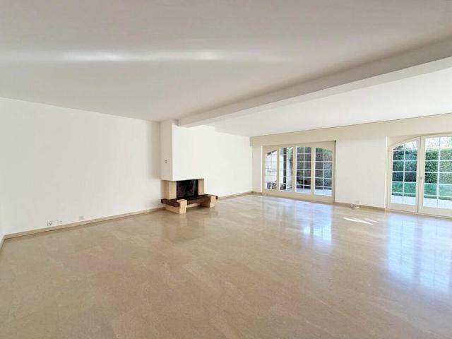Detached house 7 rooms in Hermance