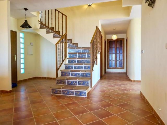 Detached House | Triana | €2.600/Month