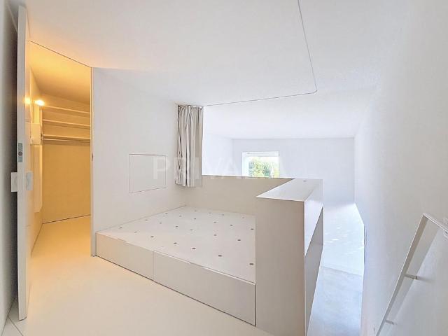 Detached loft with garden in a green setting