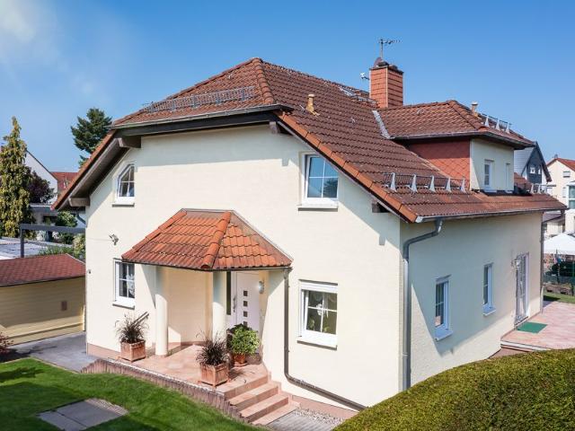 Detached single family house with a total living area of 190 m² spread over three floors