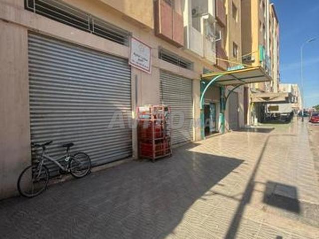 Deux magasins mitoyens à louer AlMountazah Aljadid
