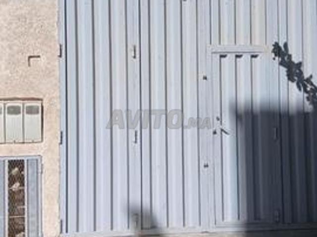 Deux magasins à vendre