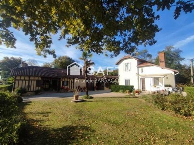 DEUX MAISONS EN CAMPAGNE AVEC PARC ET PISCINE