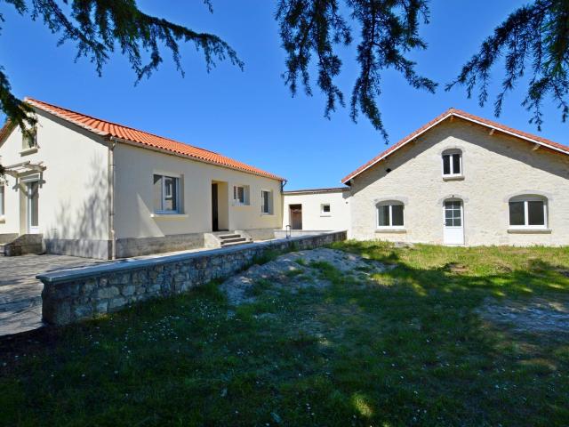 Deux maisons rénovées 143m² Duras