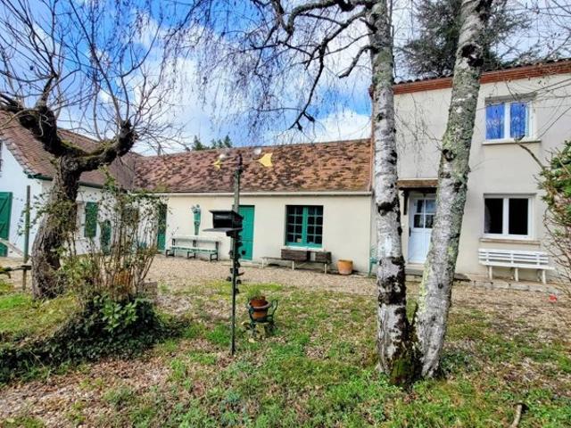 DEUX MAISONS, UNE SEULE ADRESSE A LA FORCE 24130