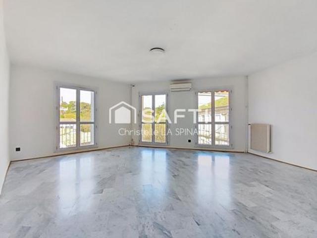 Deux appartements avec vue Tour Magne – Parking – Fort potentiel locatif
