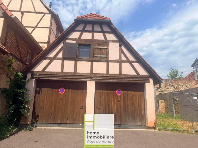 DEUX GARAGES DOUBLE DANS BATISSE INDIVUELLE A FORT POTENTIEL RUE DU SABLE