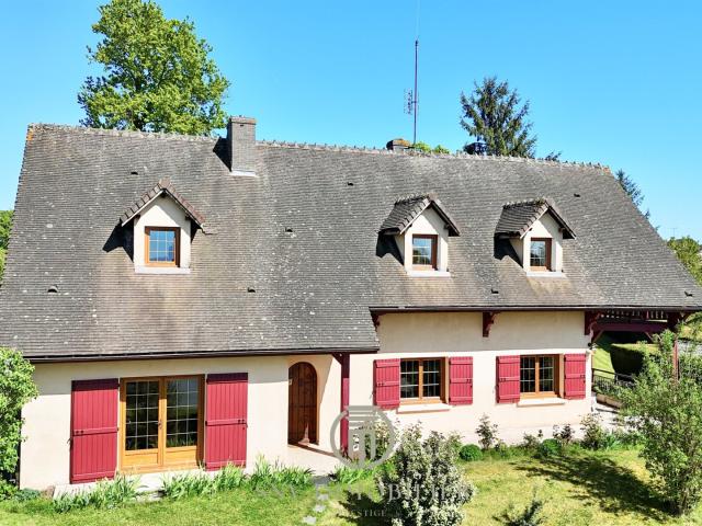 Deux logements dans une maison de caractère avec jardin, gar. 274m² Paray Le Monial
