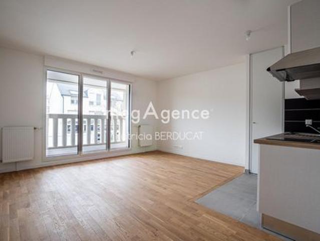 Deux pièces 49m² avec extérieur et parking