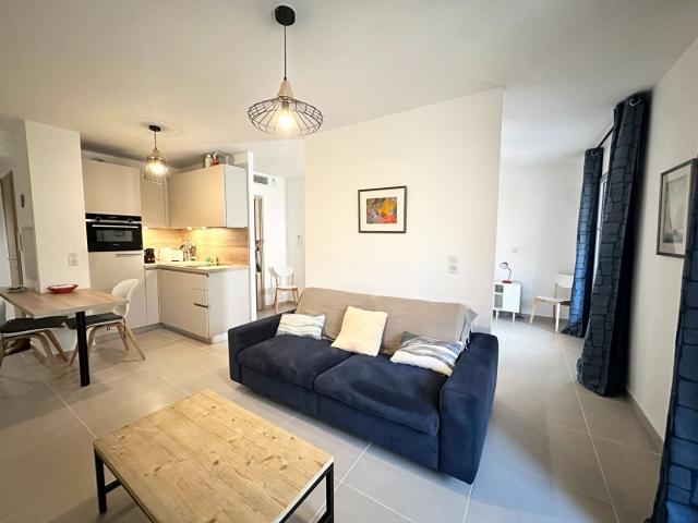 Deux pièces avec terrasse et garage Idéal pied à terre ou in. 41m² Saint Tropez