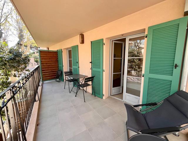 Deux pièces avec terrasse et garage Idéal pied à terre ou in. 41m² Saint Tropez