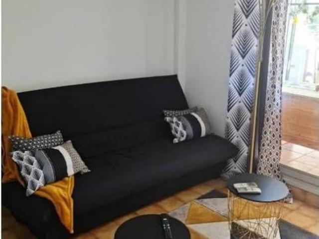 Deux pièces de 42m² avec 10m², garage et piscine