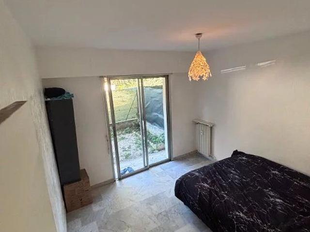 Deux pièces de 45m² avec parking, jardin de 35m² et cave dans une belle résidence