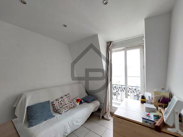 DEUX PIECES DE 21M2 LOUE MEUBLE