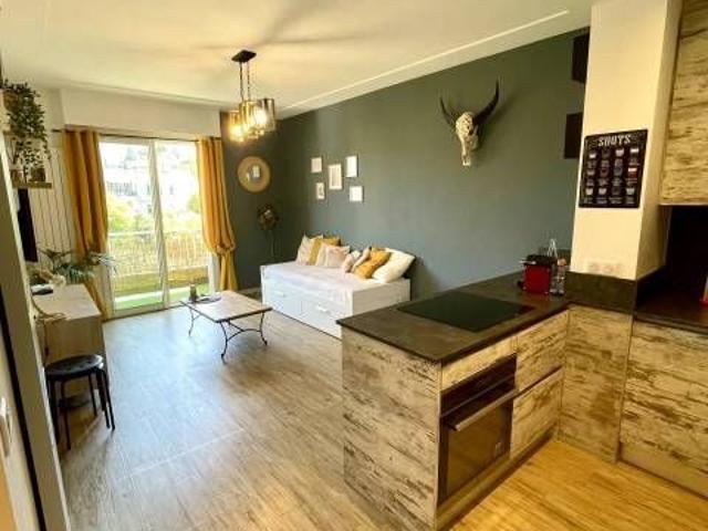 Deux pièces de 38m² avec balcon au port de Nice