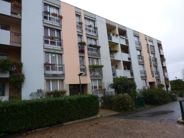 DEUX PIECES LES ULIS