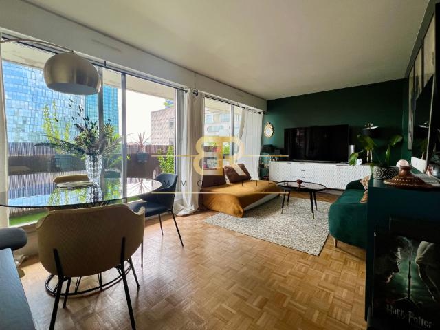 DEUX PIÈCES LUMINEUX VUE DÉGAGÉ