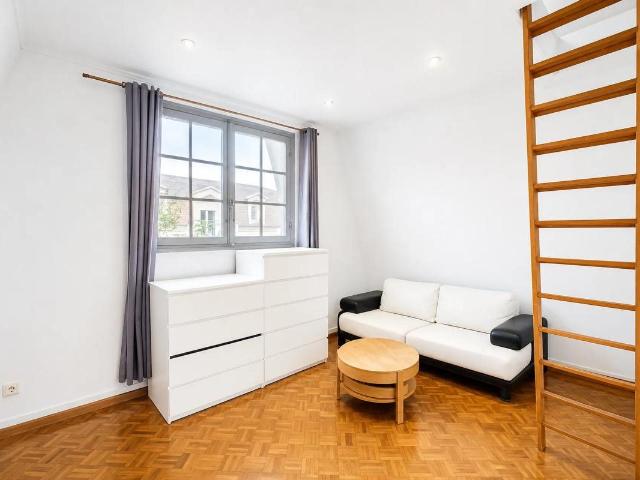 Deux Pieces Sous Les Toits Charme De L'ancien 20m² Chennevières sur Marne
