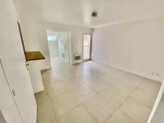 Deuil la Barre 95170 Location appartement 2 pièces t2 au dernier étage