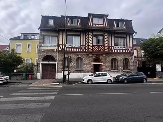 Deuil la Barre 95170 Location parking
