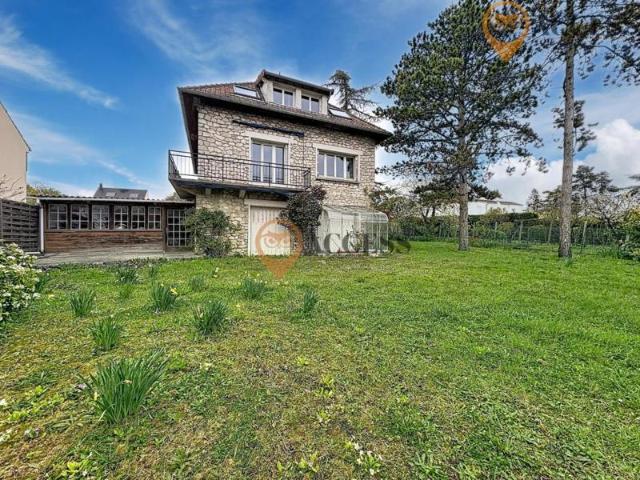 DEUIL LA BARRE Maison de caractère, très beau potentiel !