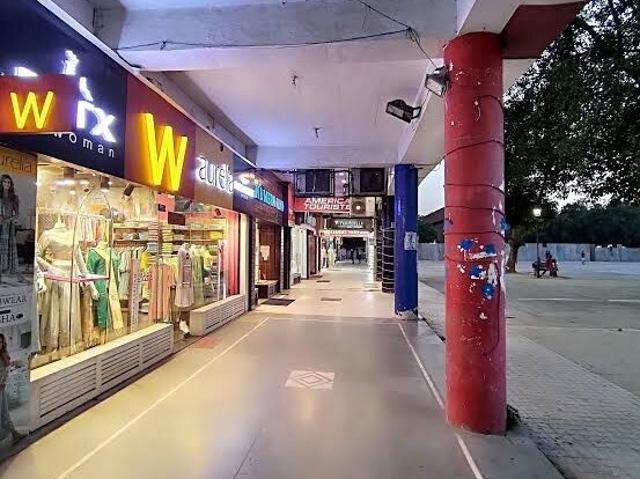 Dev Properties Chandigarh Commercial Showroom 1400 Sq. Ft. in Sector 35 Chandigarh Listing ID: #9972