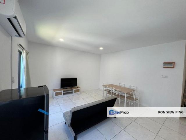 D'Everglades Upper Unit Townhouse For Rent Located at Kampung Stutong Baru, near BDC