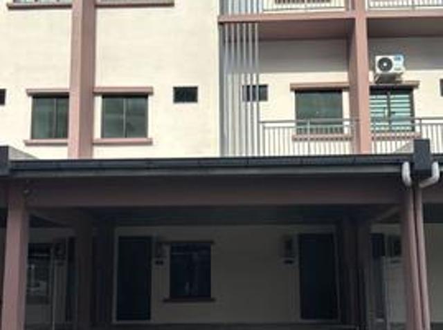 DEverglades Upper Unit Townhouse Stutong Baru For Sale