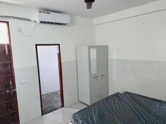 Devika Sadar Bazaar 3 Bedroom 260 Sq. Yd. Apartment in Nabi Karim Delhi Listing ID: #10025