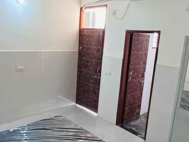 Devika Sadar Bazaar 3 Bedroom 300 Sq. Yd. Apartment in Nabi Karim Delhi Listing ID: #10025
