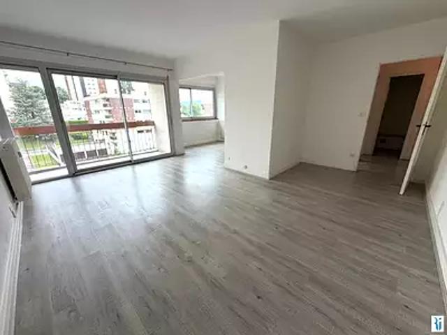 Déville lès Rouen 76250 Achat / Vente appartement 4 pièces t4 au dernier étage cave