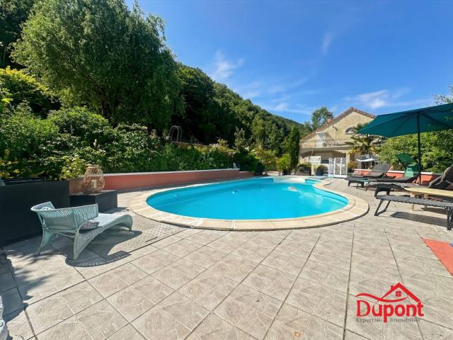 Deville: Villa style Provençale avec Vue Meuse, Piscine et Amb