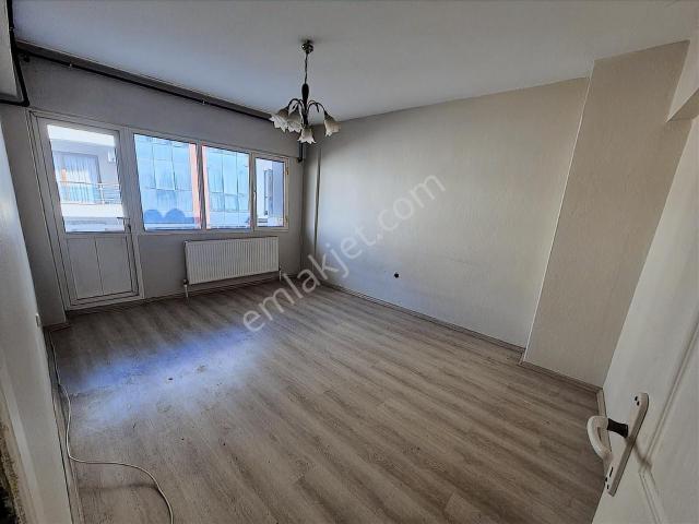 Devlet Hastanesi Yakını 2+1 Dogalgazlı Kiralık Daire Cadde Üstü